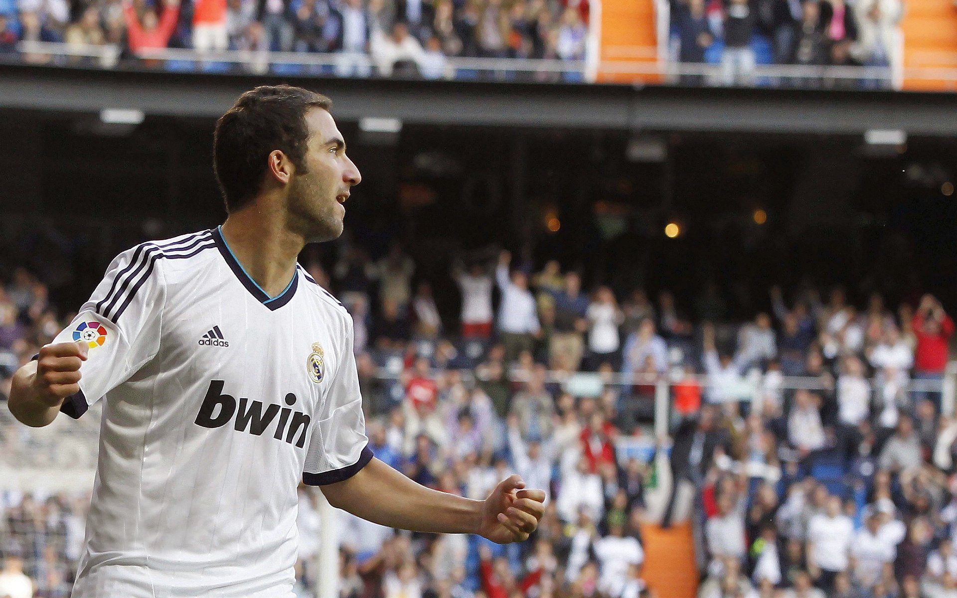 Scout重返赛场,锐不可当首场状态出色,C9观众沸腾!上演精彩一战