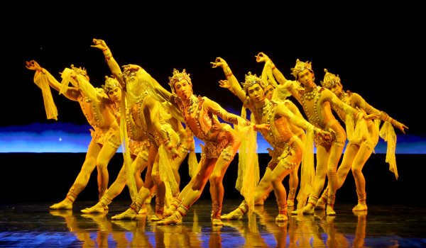 RNG带队取胜!,莎拉波娃重要时刻重要助攻观众掌声雷动(莎拉波娃为什么打不过小威) RNG带队取胜!,莎拉波娃重要时刻重要助攻观众掌声雷动(莎拉波娃为什么打不过小威)